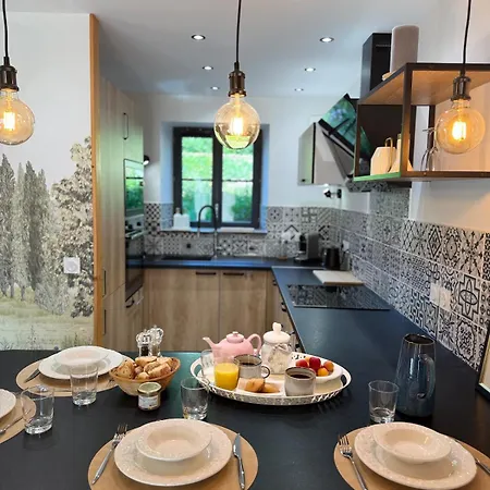 Holiday home Maison Des Passeroses Boutiers-Saint-Trojan