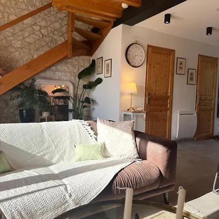 Holiday home Maison Des Passeroses *