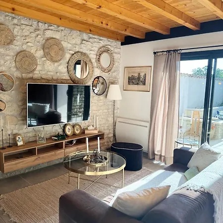 Holiday home Maison Des Passeroses *